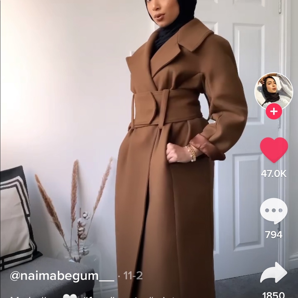 Coat - Picture 2 of 2